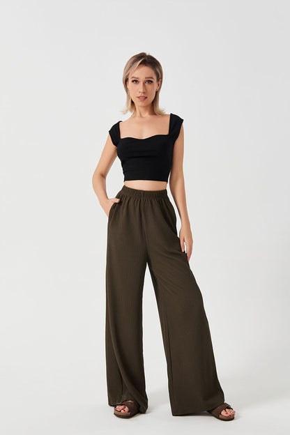 COMFORTABLE WIDE-LEG TROUSERS