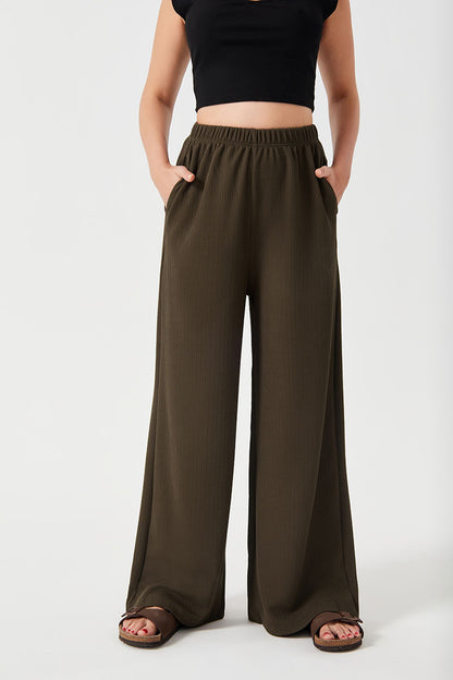 COMFORTABLE WIDE-LEG TROUSERS