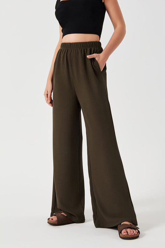 COMFORTABLE WIDE-LEG TROUSERS