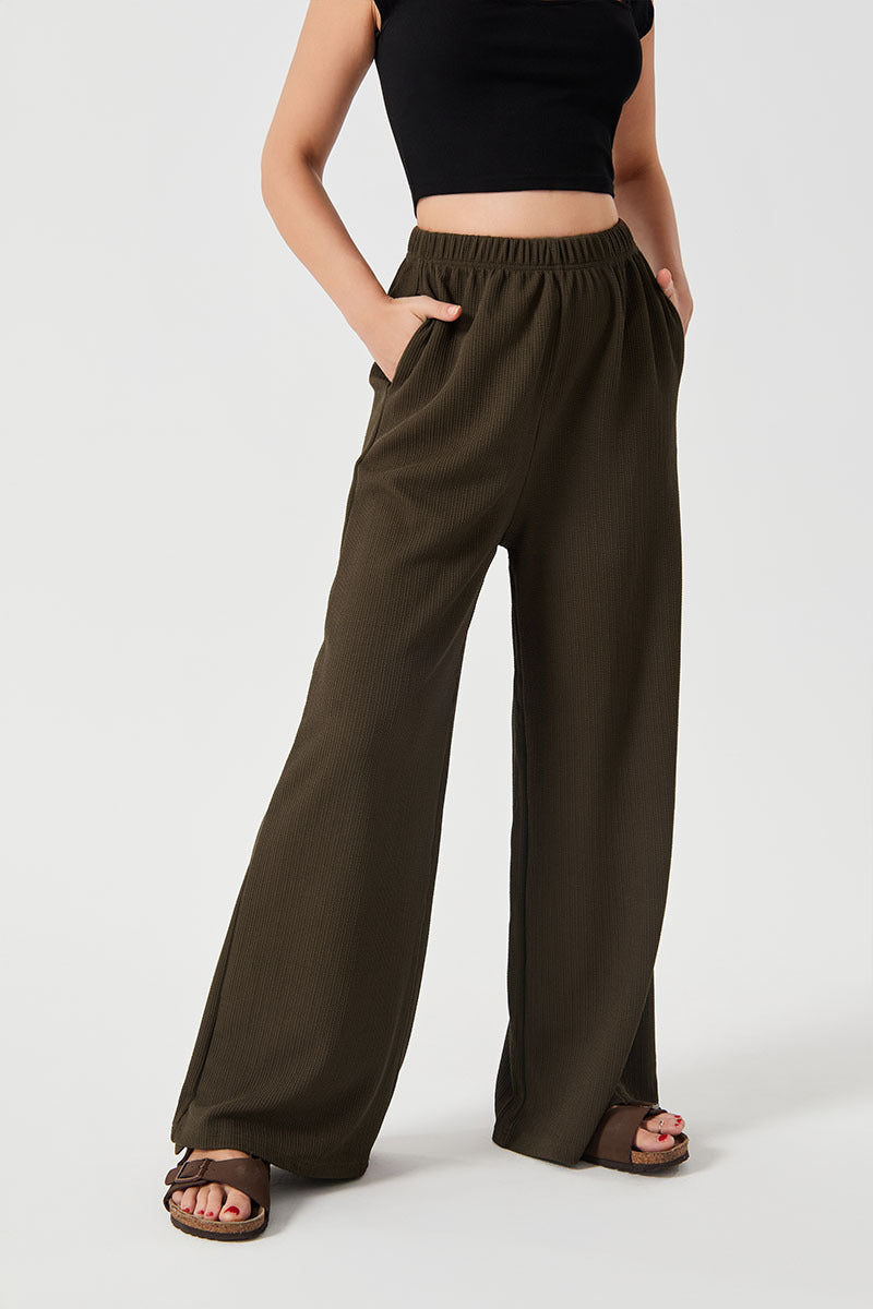 COMFORTABLE WIDE-LEG TROUSERS