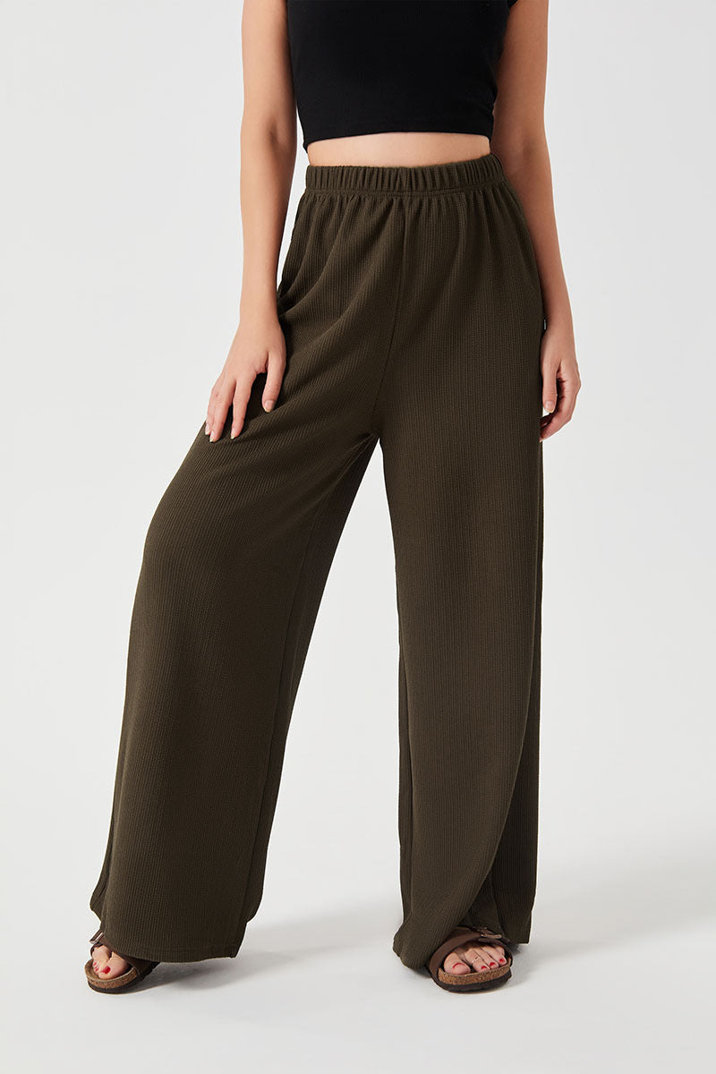 COMFORTABLE WIDE-LEG TROUSERS